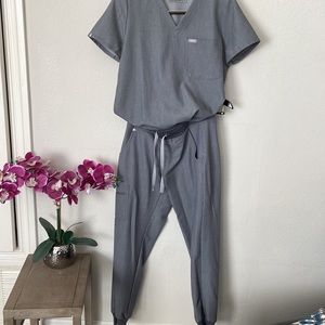 Figs Gray Women's Scrub Set